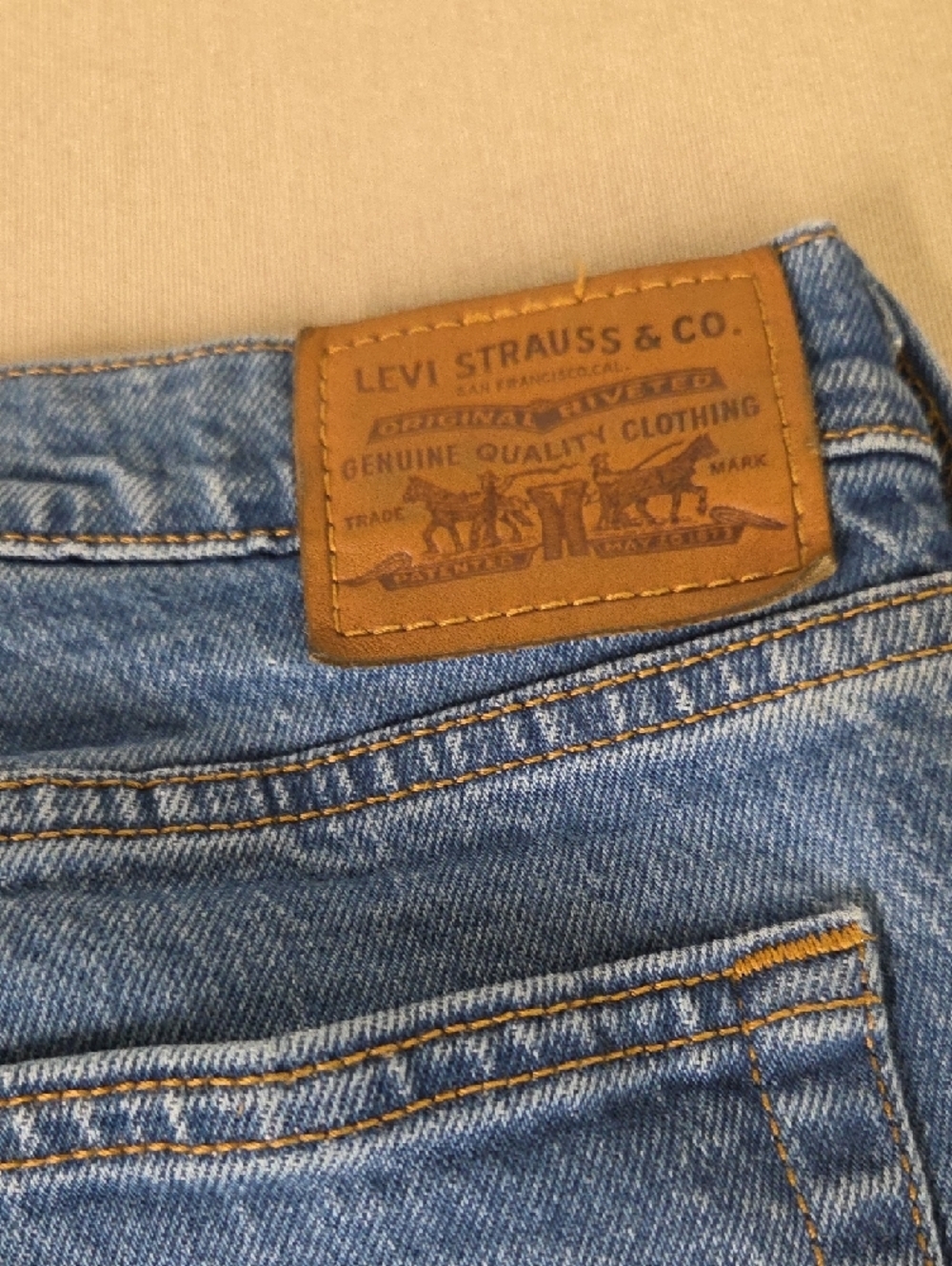 Levi's 32 Waist Wedgie Style / High Rise/ Loose In Legs - Picture 3 of 8